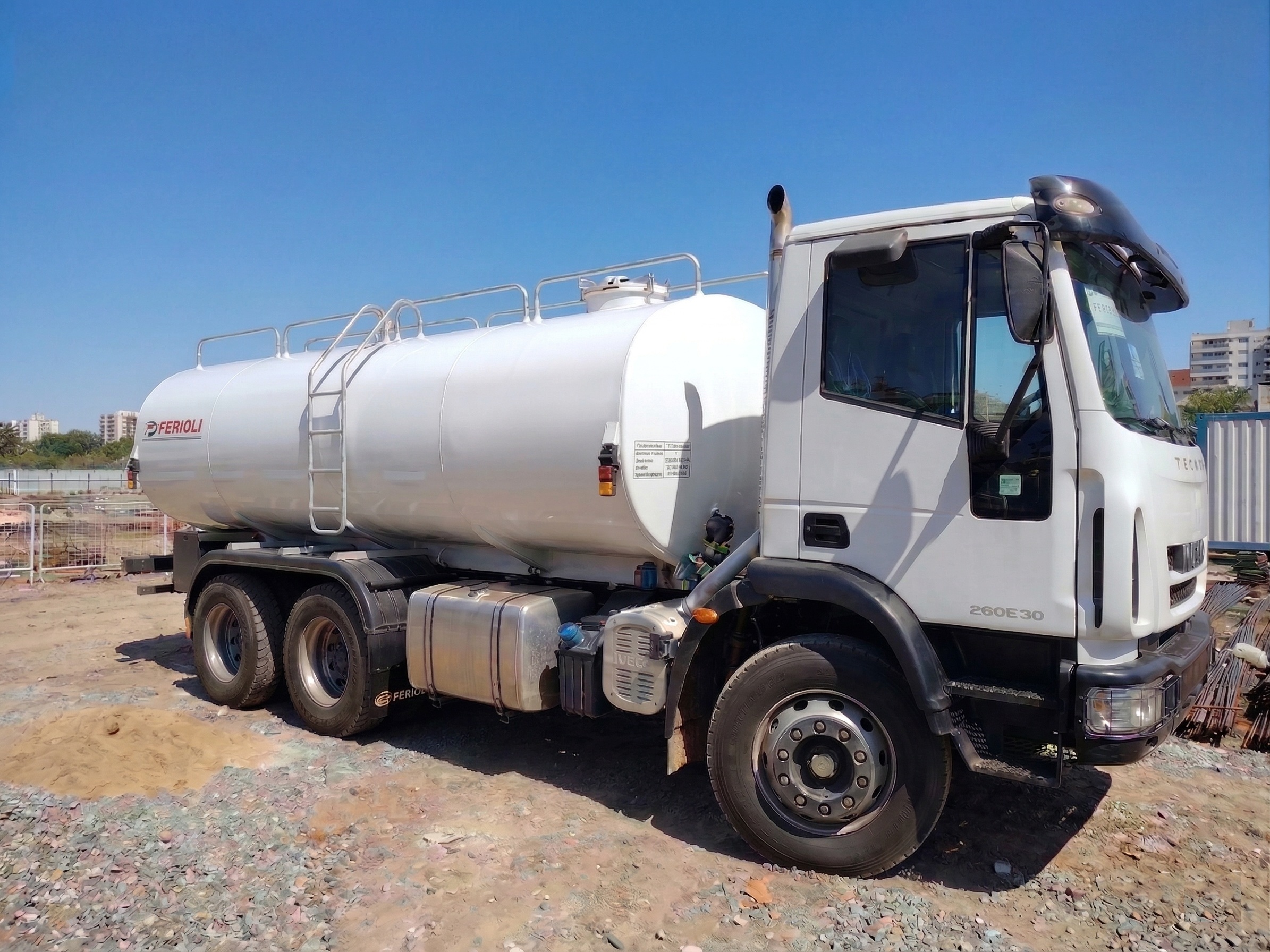 Camión Regador 6x4